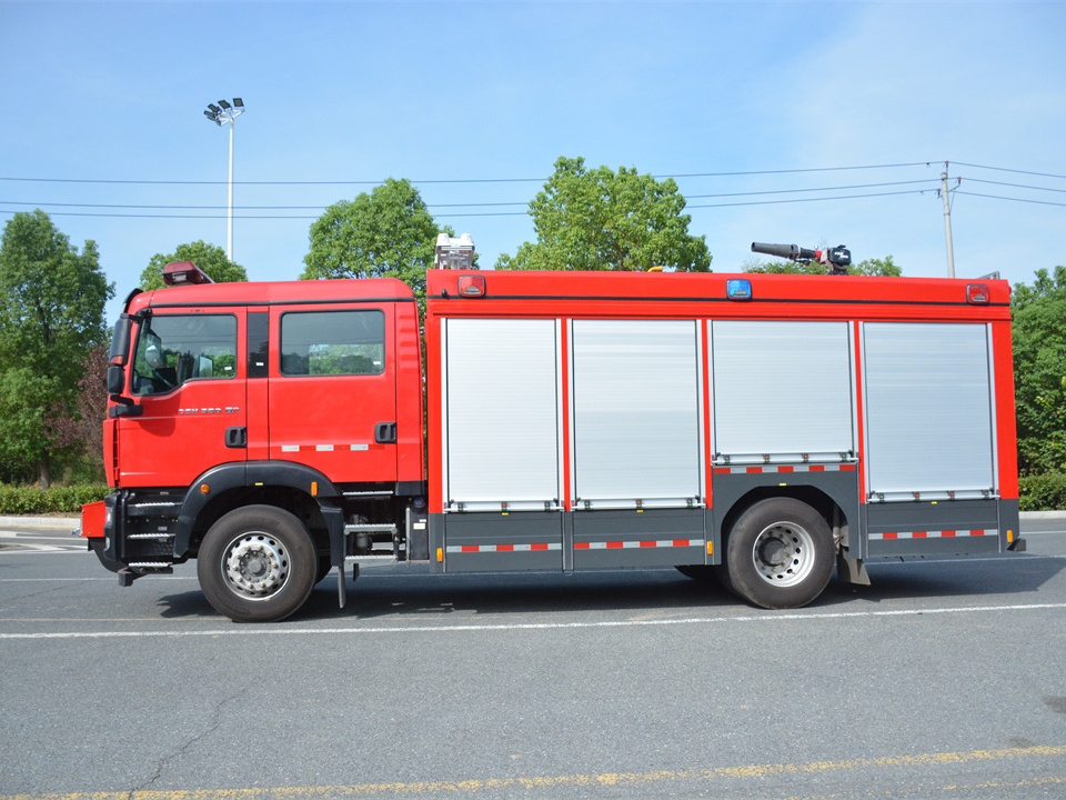 JDF5180GXFAP55/Z6壓縮空氣泡沫消防車(chē)（5.6噸）圖片