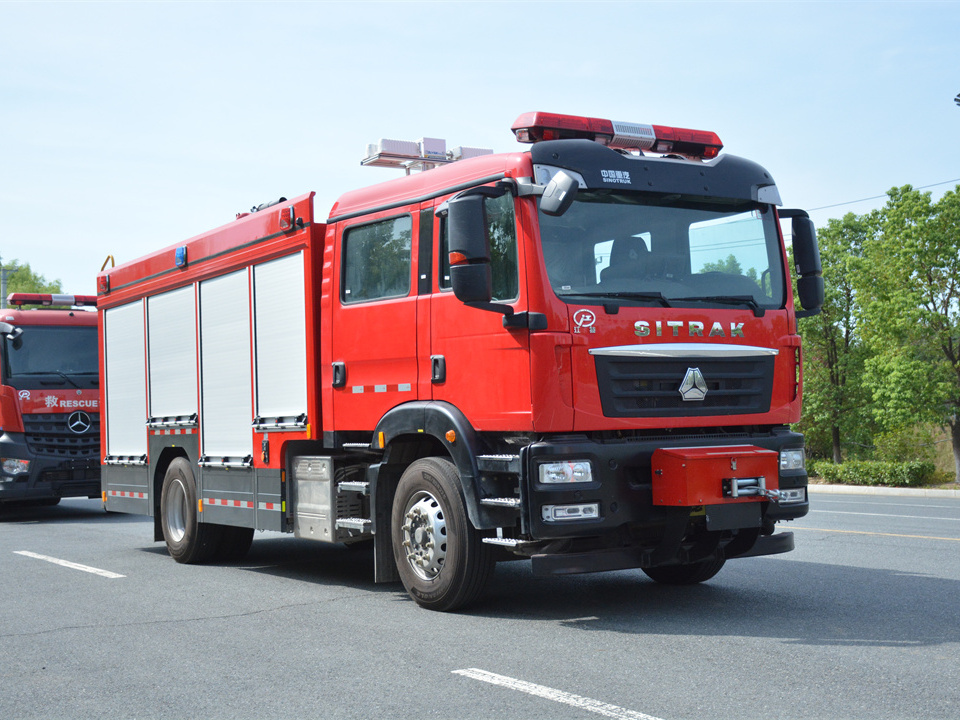 JDF5180GXFAP55/Z6壓縮空氣泡沫消防車(chē)（5.6噸）圖片
